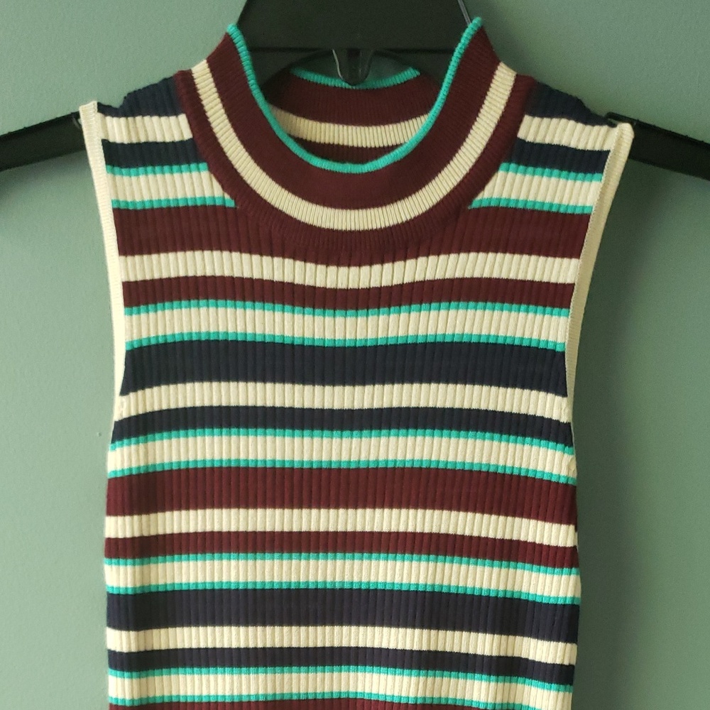 Turtle neck crop top tank